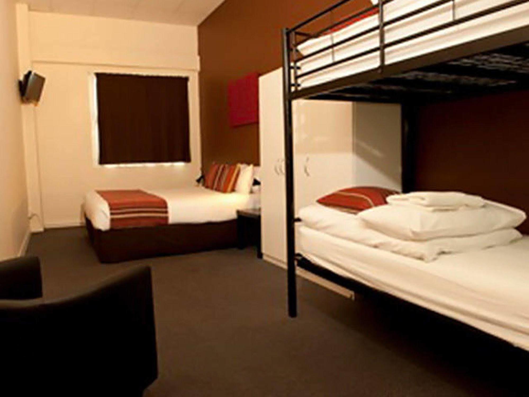Urban Central Accommodation Melbourne City Exterior foto