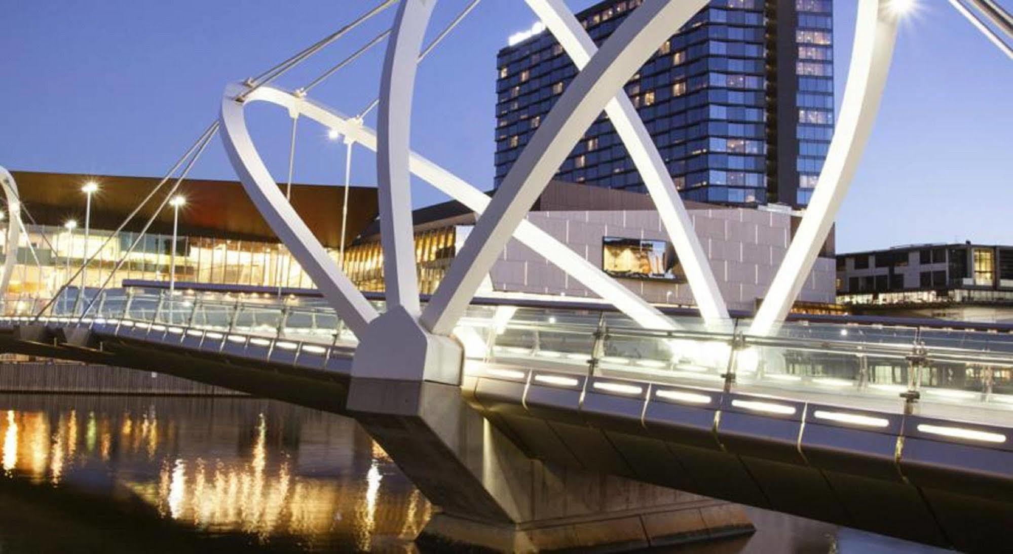 Urban Central Accommodation Melbourne City Exterior foto